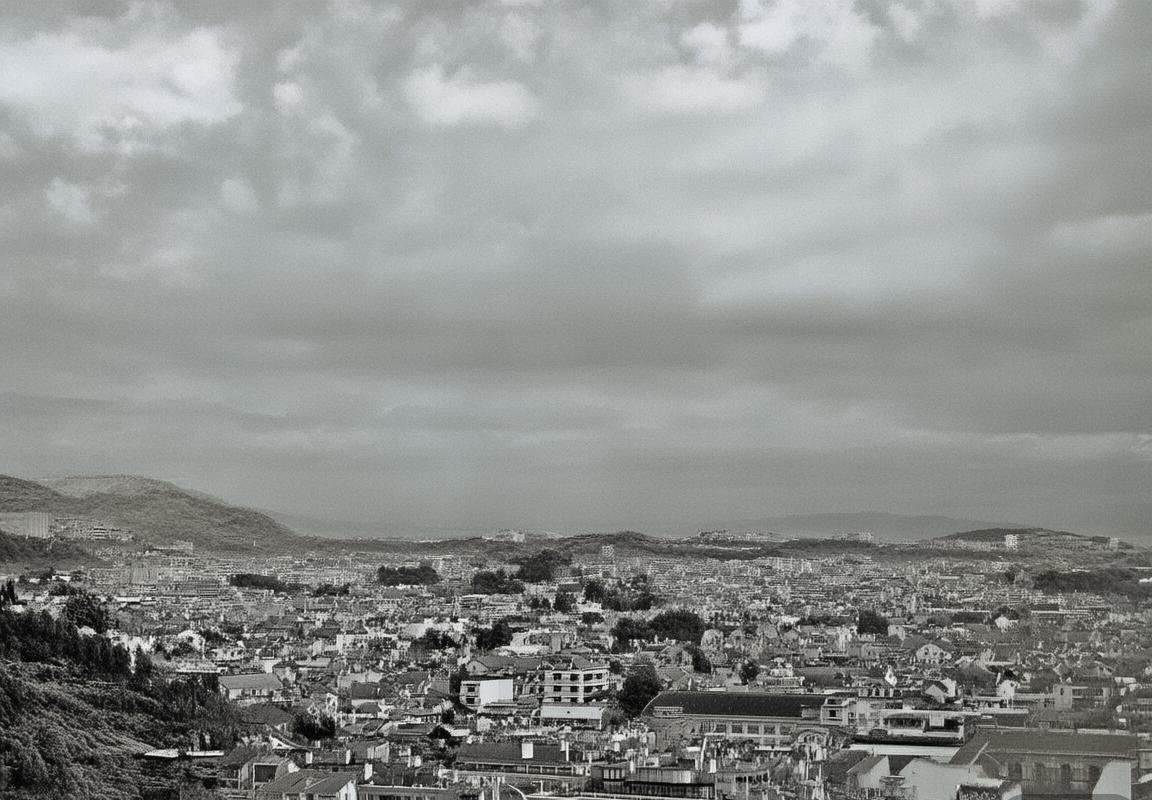 中国篮球运动员方硕：从青涩少年到职业球星的心路历程